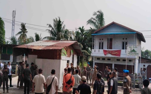 Peningkatan Infrastruktur Dimulai, Satpol PP Pekanbaru Tertibkan Bangunan Liar di Jalan Pesisir