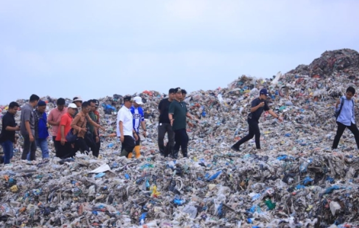 Penataan TPA Muara Fajar Berlanjut, DLHK Pekanbaru Mulai Pasang Membran
