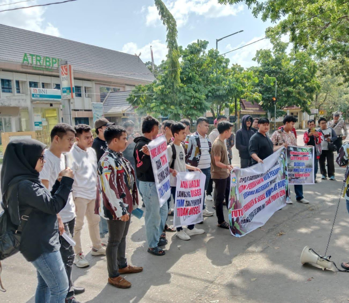 Geruduk Kantor Satpol PP Pekanbaru, DPD II SAPMA IPK Pekanbaru Tuntut HWG Livehouse Pekanbaru Ditutup, Diduga Langgar Aturan Usaha