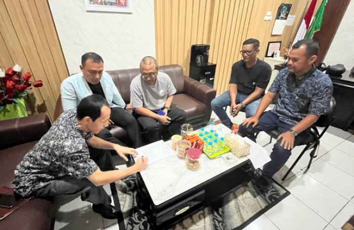 DLHK Pekanbaru Sanksi Pelaku Penebangan Pohon di Aryaduta, Ganti 30 Batang Mahoni