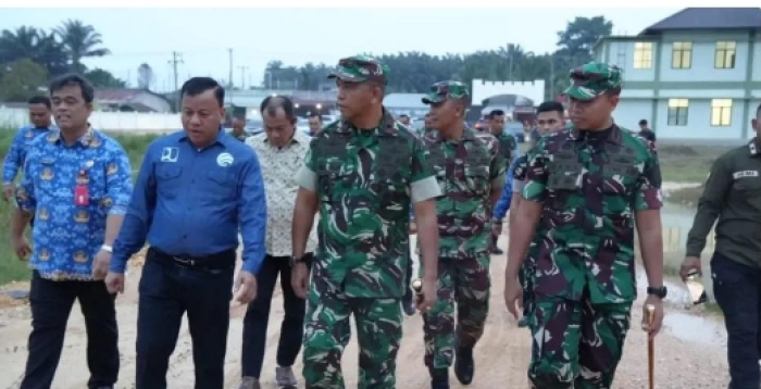 Dandrem 031 Wirabima Tinjau Pembangunam Makodim Kuansing