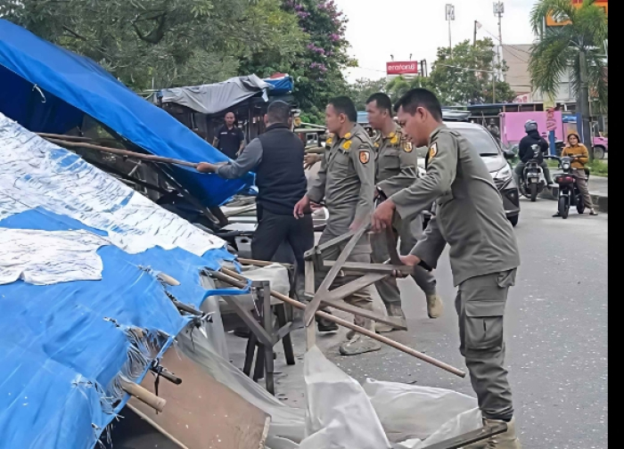 Satpol PP Pekanbaru Tegaskan Penertiban PKL di Jalan HR Soebrantas Berlanjut