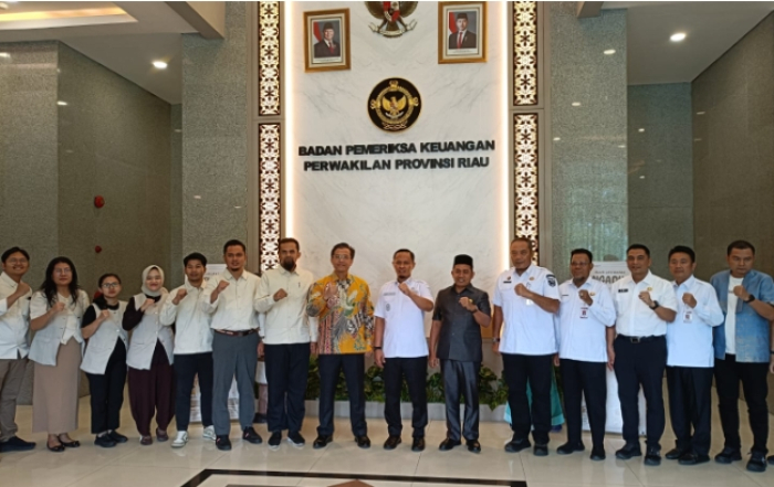 Wali Kota Pekanbaru Hadiri Penyerahan LHP BPK
