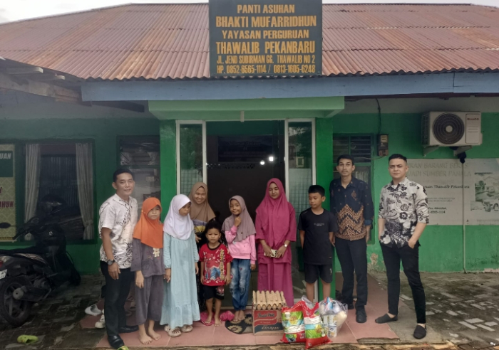Komitmen Berbagi Kebahagian Jumat Berkah, Managemen dan Karyawan New Paragon dan Grand Dragon Kembali Salurkan Sembako Di dua Panti Asuhan