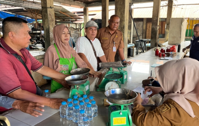 Disperindag Pekanbaru LakukanTera Ulang di Pasar Lima Puluh