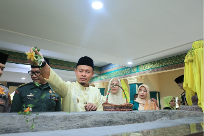Wali Kota Ziarah ke Makam Pendiri Pekanbaru Jelang Ramadan 1447 H