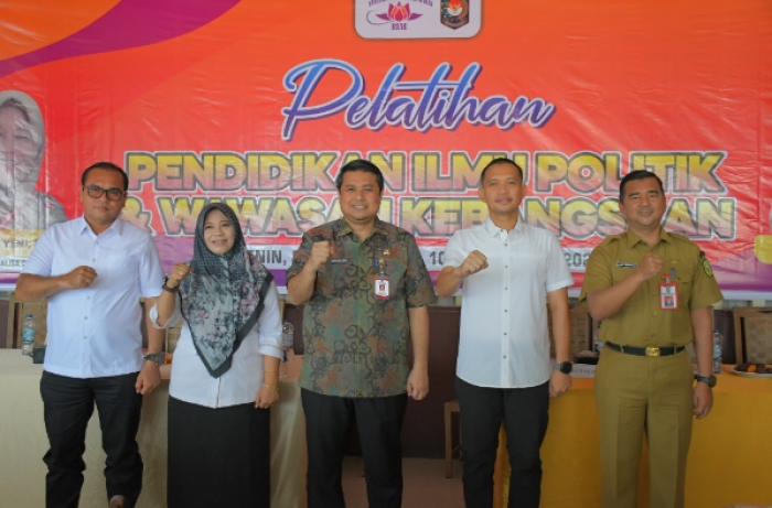Kaban Kesbangpol Hadiri Pembukaan Pelatihan Pendidikan Politik dan Wawasan Kebangsaan oleh Yayasan Malisa Cendikia Riau