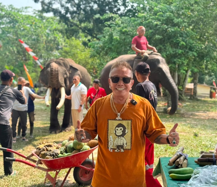 OPA GAUL kunjungi tempat pelatihan Gajah di Minas Siak Riau