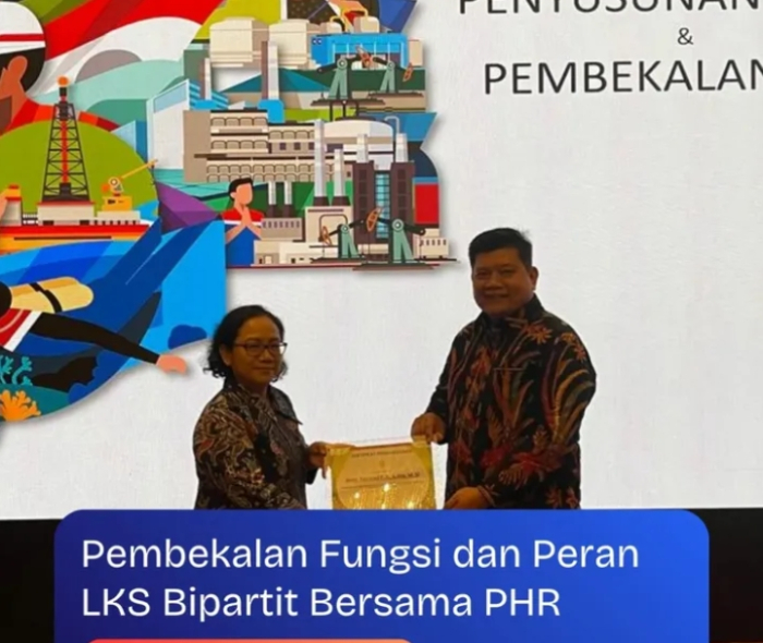 Kadisnaker Pekanbaru Jadi Narasumber Pentingnya Peran LKS Bipartit Pada PT PHR