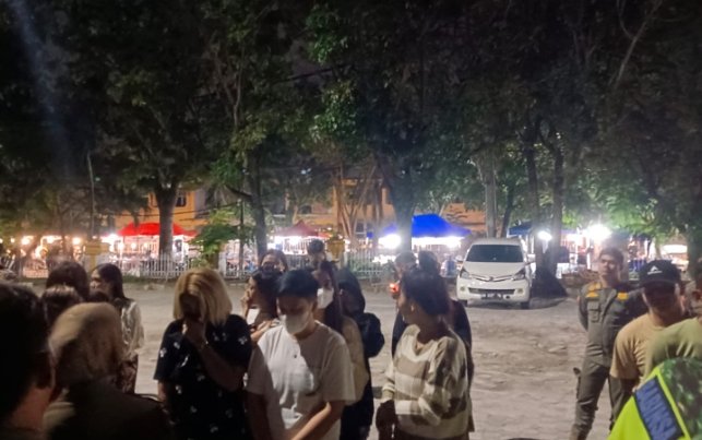 Tekan Penyebaran HIV, Satpol PP Pekanbaru Razia Jondul dan 13 Wanita dan 2 Pria Diamankan