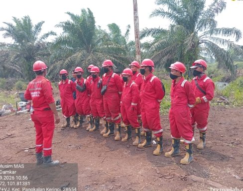Atasi Karhutla Rantau Baru, PT Musim Mas Kerahkan Tim Damkar dan Peralatan Lengkap