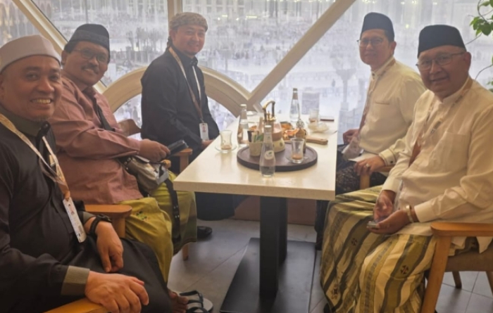 Wawako Pekanbaru Silaturahmi dengan Anggota Amirul Hajj di Mekkah