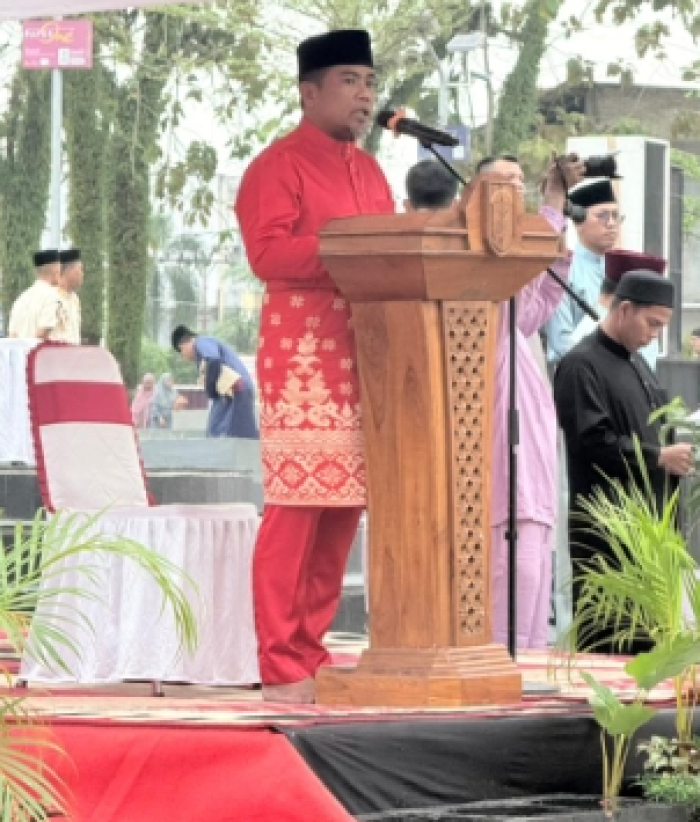 Bupati Zukri dan Wabup Husni Tamrin Sholat Ied Fitri 1447 H Bersama Ribuan Warga