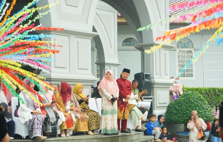 Perdana, 41 Perangkat Daerah Tampilkan Wajah Pelayanan di Pawai HUT ke-27 Siak
