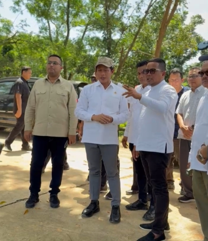 Bupati Zukri Dampingi Menteri LHK Tinjau TPA Desa Kemang dan PT. RAPP