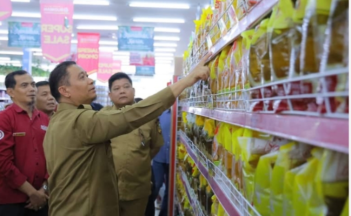 Pemko Pekanbaru Pantau Harga dan Kelayakan Produk di Ritel, Wawako Ingatkan Pedagang Patuhi HET