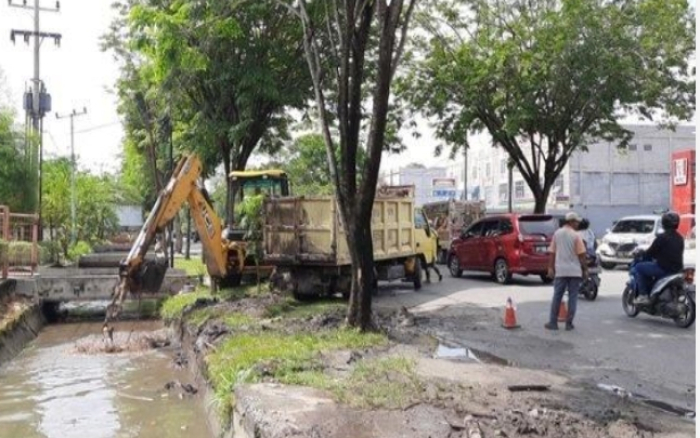 Pemko Pekanbaru Targetkan 900 Kilometer Drainase Dinormalisasi Tahun Ini