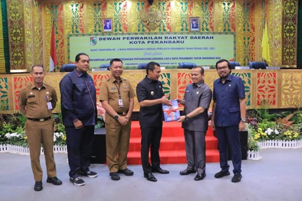 Rapat Paripurna DPRD Kota Pekanbaru Penyampaian LKPj Tahun Anggaran 2022 dan Prestasi Pemko Pekanbaru