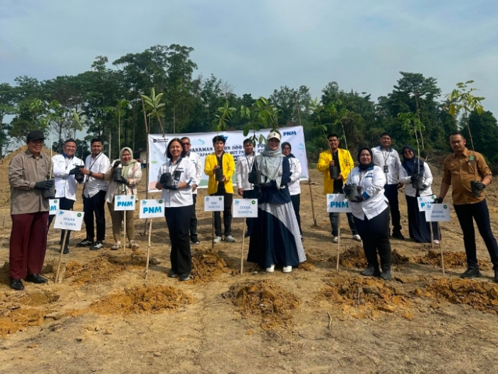 Dari Pakaian, Buku, hingga 29.000 Pohon: PNM Perluas Makna Pemberdayaan di Masyarakat Akar Rumput