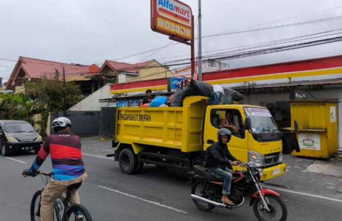 DLHK Pekanbaru Temukan dan Tindak Armada Sampah Palsu, Nekat Pasang Stiker LPS Kelurahan untuk Kelabui Petugas