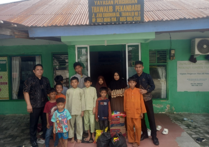 Loyalitas Berbagi Momen Kebahagiaan, Grand Dragon dan New Paragon Laksanakan Giat Sosial Jumat Berkah