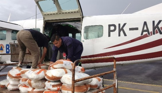 Rampung Pancing Hujan, OMC di Riau Semai 80 Ton Garam