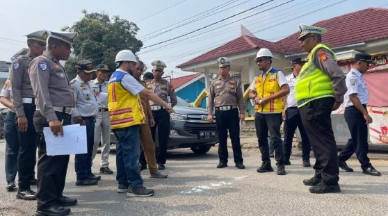 Ditlantas Polda Riau Cek Jalan Sultan Rengat, Marka dan Rambu Keselamatan Perlu Pembaruan