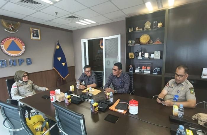 Kalaksa BPBD Riau Kordinasi Dengan Deputi Bidang Logistik dan Peralatan Terkait Hibah Peralatan 