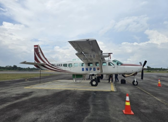 Pesawat OMC Bantuan BNPB Tiba di Riau, Langsung Terbang Operasi Pembasahan Lahan