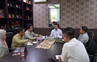 Kesbangpol Provinsi Riau Terima Audiensi WALHI Riau Bahas Persiapan Konsultasi Nasional Lingkungan Hidup 2026