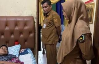 Kunjungi Warga Pengidap Kanker, Camat Kulim Siapkan Ambulans Gratis dan Galang Bantuan