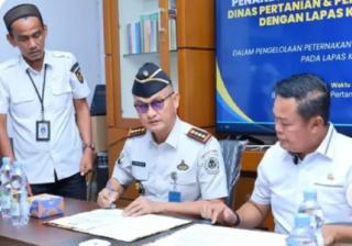Kadistankan Pekanbaru Lakukan Penandatanganan MoU Dengan Kalapas Kelas IIA Pekanbaru