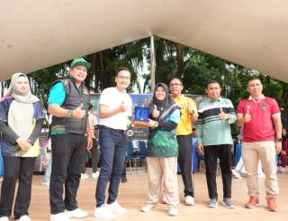 Sinergi Budaya dan Ekonomi, Bupati Siak Buka Lomba Senam Zapin Kreasi di CFD Tualang   SCN | SIAK – Kawasan Car Free Day (CFD) ke-40 Kecamatan Tualang