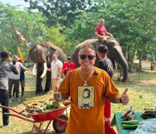 OPA GAUL kunjungi tempat pelatihan Gajah di Minas Siak Riau
