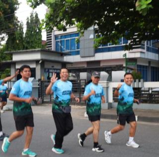 Polresta Pekanbaru Hadiri Charity Run Road to Riau Bhayangkara Run 2026, Kampanyekan Semangat Lawan Karhutla