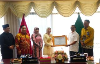 Bapenda Riau Terima Penghargaan Dari Kemenpan RB-RI