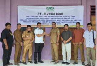 PT Musim Mas Serahkan Tiga Ruang Kelas TK untuk Desa Pesaguan, Bukti Nyata Komitmen Dukung Pendidikan