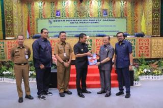 Rapat Paripurna DPRD Kota Pekanbaru Penyampaian LKPj Tahun Anggaran 2022 dan Prestasi Pemko Pekanbaru