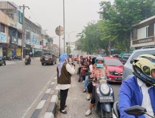 Kualitas Udara Berbahaya, Dinkes Riau Sebar Masker Di Lima Titik