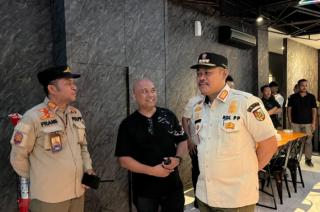 Jangan Sampai Ganggu Ketertiban, Satpol PP Bersama Aparat Gabungan dan DPRD Pekanbaru Sidak Hiburan Malam